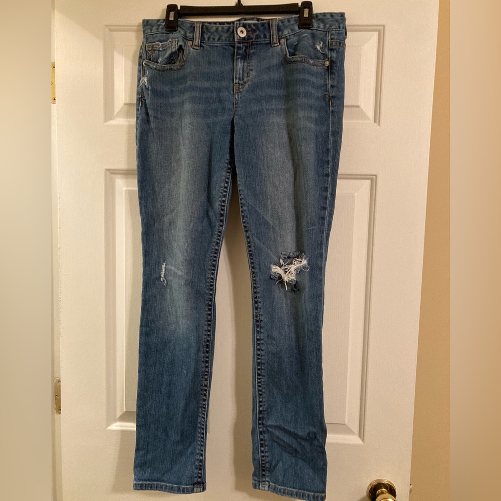 Aeropostal knee hole jeans
